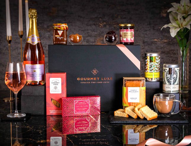 Merry Christmas Everyone Champagne Christmas Gift Hamper
